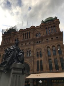 「クイーン・ヴィクトリア・ビルディング」は最高の様式美!と周辺散策【シドニー旅行記7】